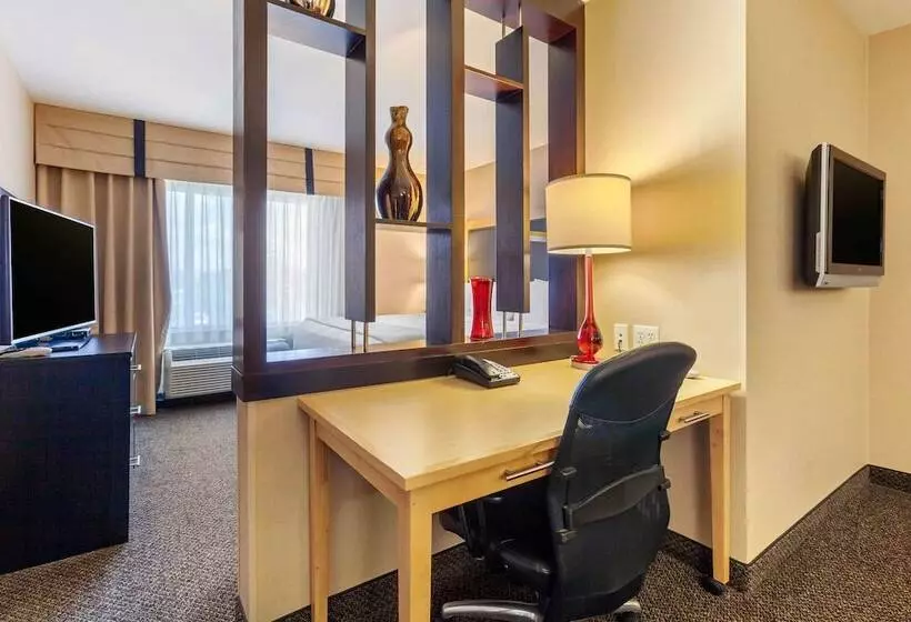 سوییت, Cambria Hotel Ft Collins