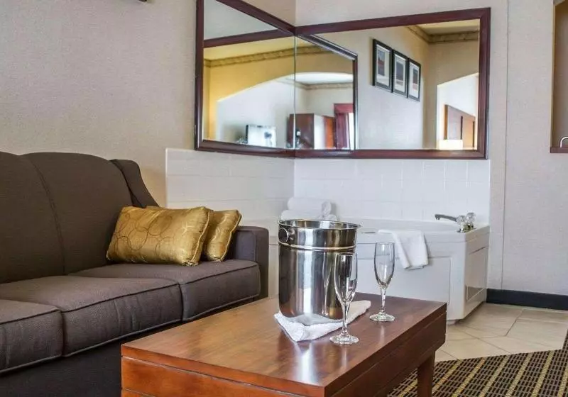 キングサイズベッドのスイートルーム, Comfort Suites Portland Southwest