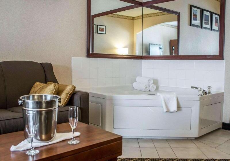 스위트 킹사이즈 침대, Comfort Suites Portland Southwest