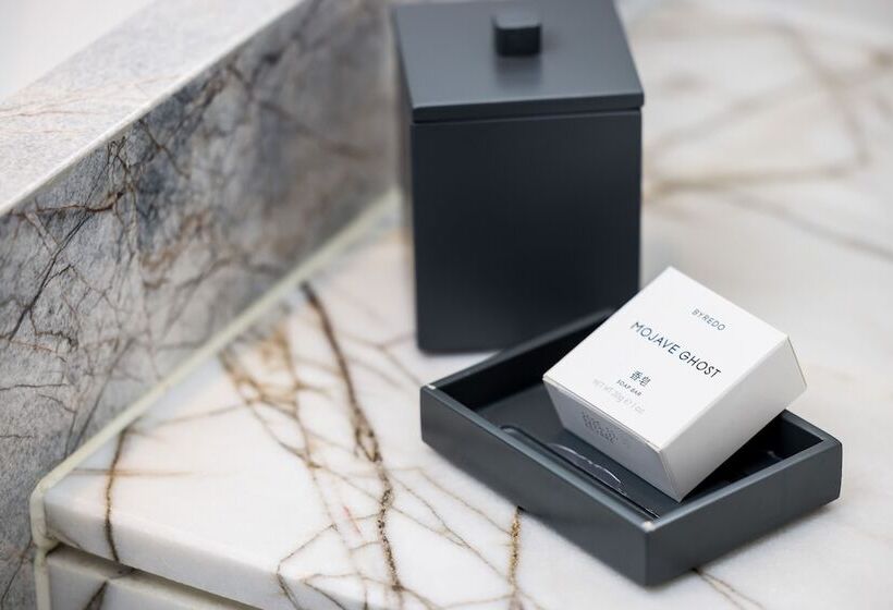 디럭스 스위트, Conrad Shanghai