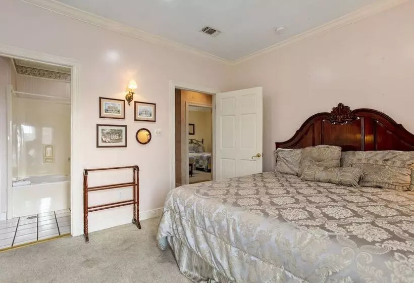 ２ベッドルームハウス, Edgewater Inn   Biloxi Beach