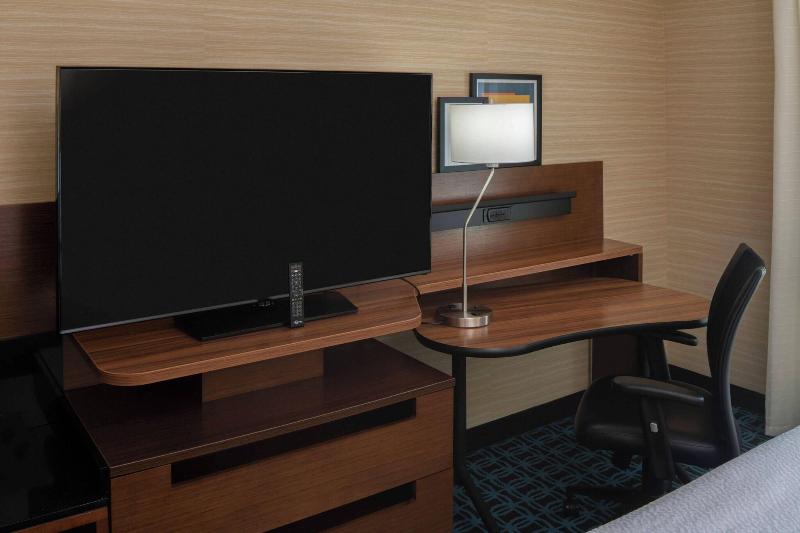 스위트 킹사이즈 침대, Fairfield Inn & Suites By Marriott Batesville