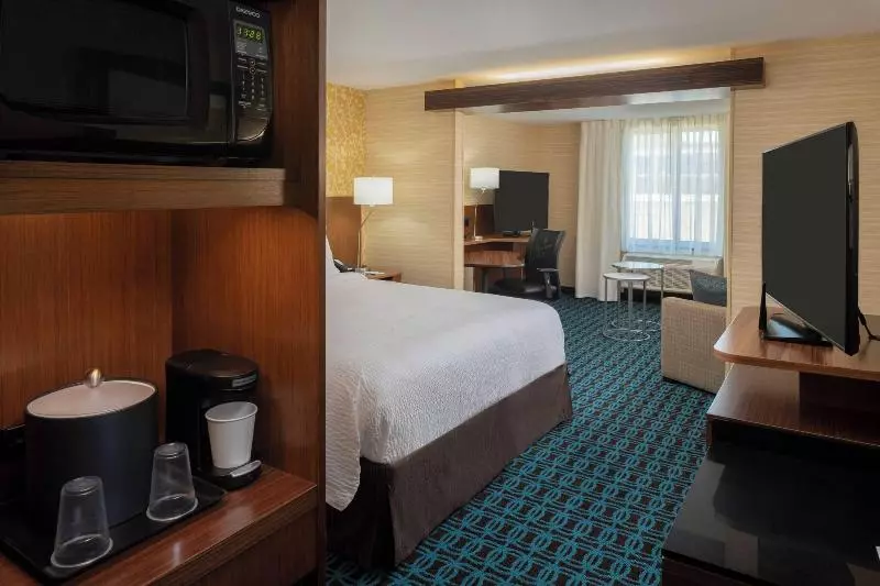 キングサイズベッドのスイートルーム, Fairfield Inn & Suites By Marriott Batesville