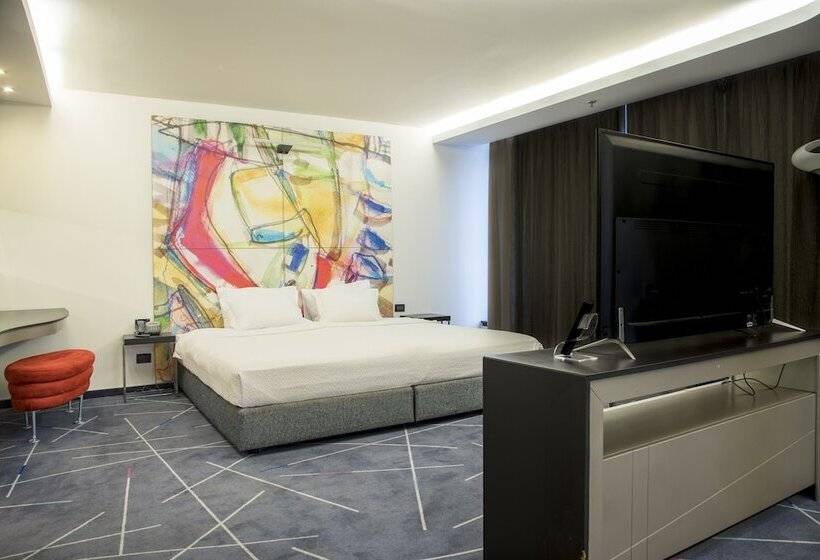 سوییت جونیور, Golden Tulip Zira Belgrade