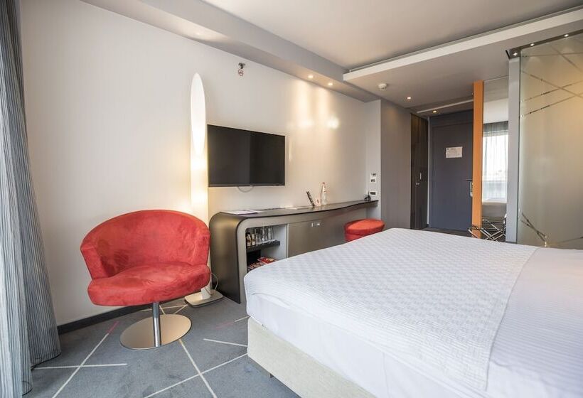 اتاق استاندارد, Golden Tulip Zira Belgrade