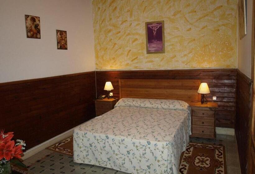 غرفة قياسية ثلاثية, Gran Posada La Mesnada