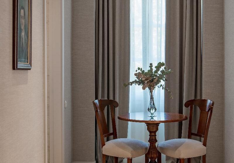 جناح جونيور, Kefalari Suites