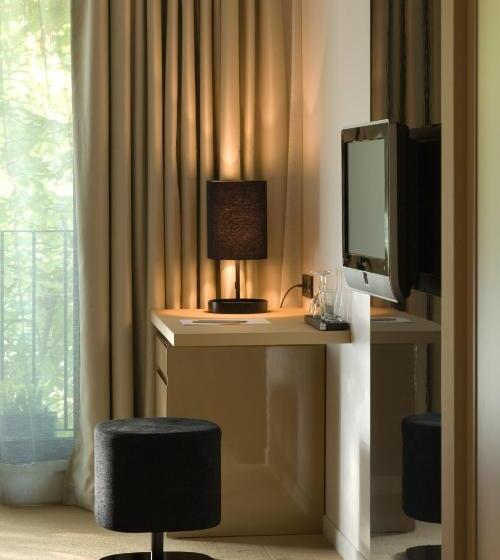 חדר דלוקס, Modus