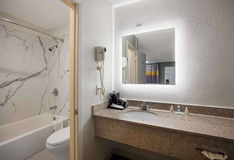 ２ダブルベッドのスタンダードルーム, Quality Inn Tallahassee Near University