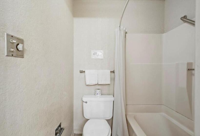 Номер Стандарт, OYO Hotel Junction TX I-10