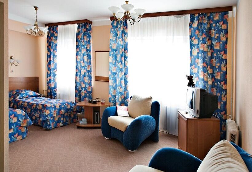 חדר קלאסי, Russ