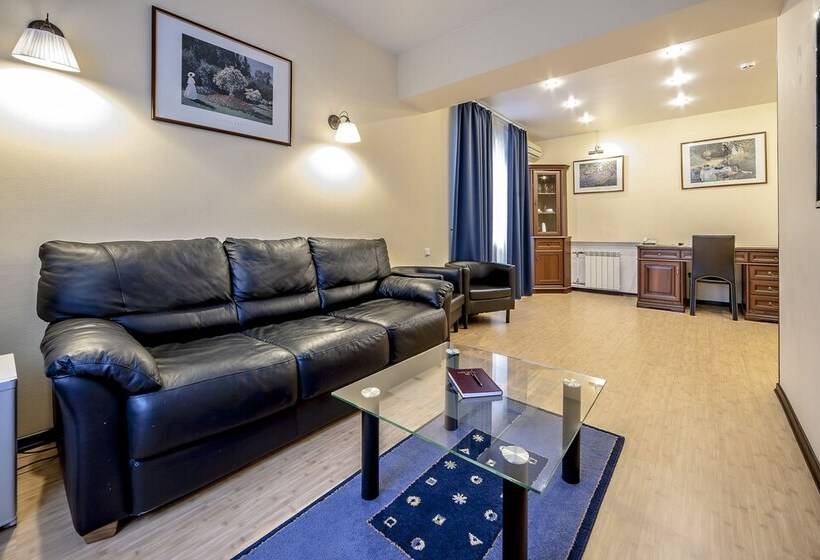 סוויטה אקזקיוטיב, Russ