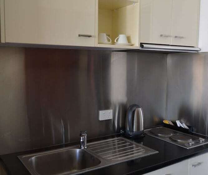 デラックススタジオ, Yti Garden