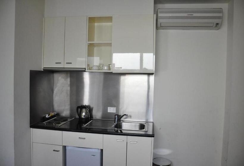 スタンダードスタジオ, Yti Garden