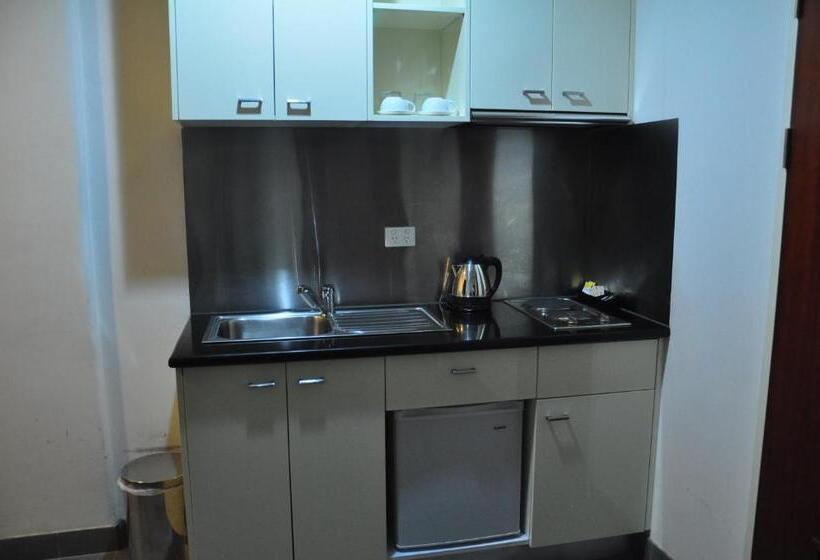 スタンダードスタジオ, Yti Garden