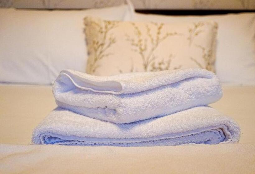 غرفة ديلوكس مطلّة علي البحر مزوَّدة بشُرفة, Western Isles Hotel