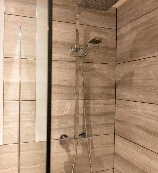 غرفة ديلوكس مطلّة علي البحر مزوَّدة بشُرفة, Western Isles Hotel