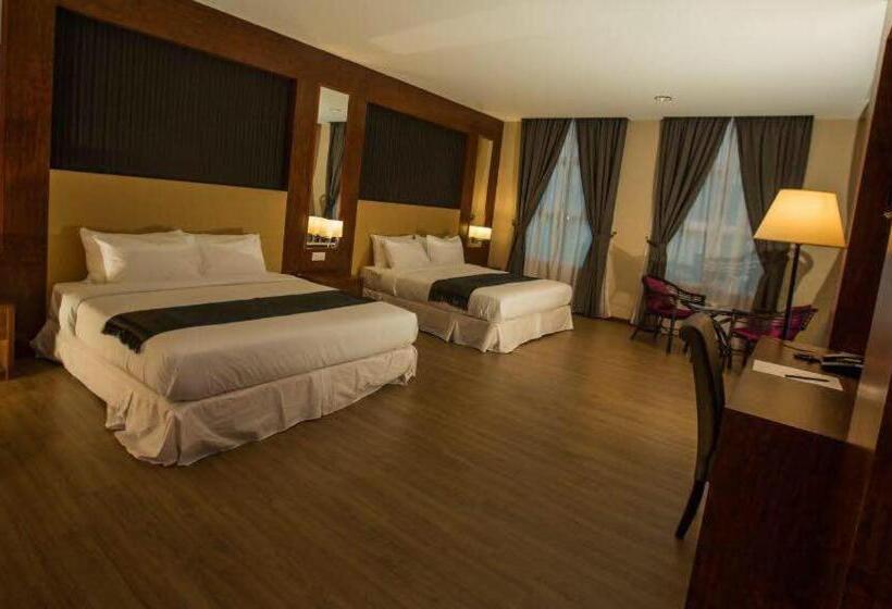 Family Suite, Pen Mutiara