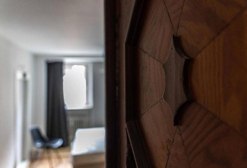 חדר סטנדרט, Zur Krone