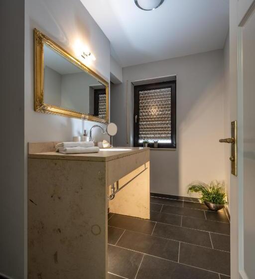 חדר סטנדרט, Zur Krone