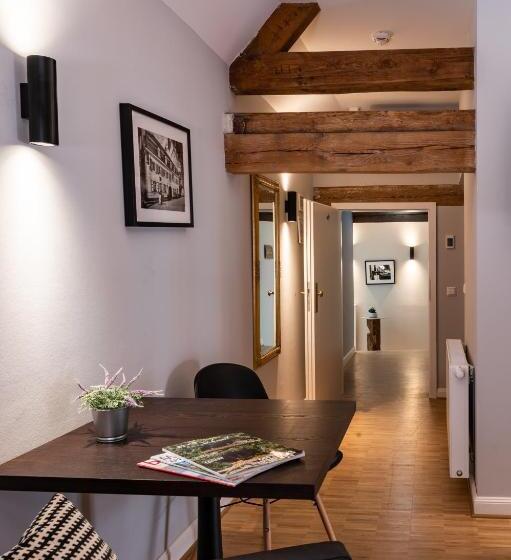 סוויטה דלוקס, Zur Krone