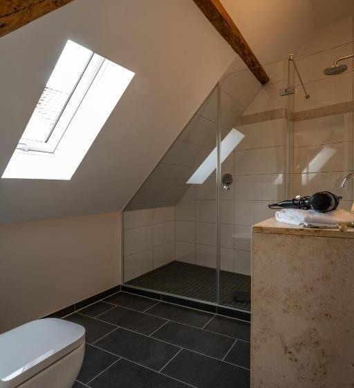 סוויטה דלוקס, Zur Krone