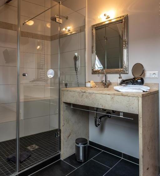 סוויטה דלוקס, Zur Krone