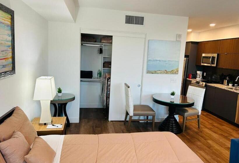 Студия Стандарт, Stayspro   Gorgeous Hollywood Living Los Angeles