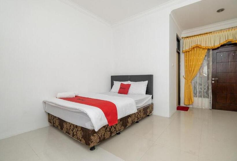 Номер Стандарт, Reddoorz At Gunungsari Surabaya 2