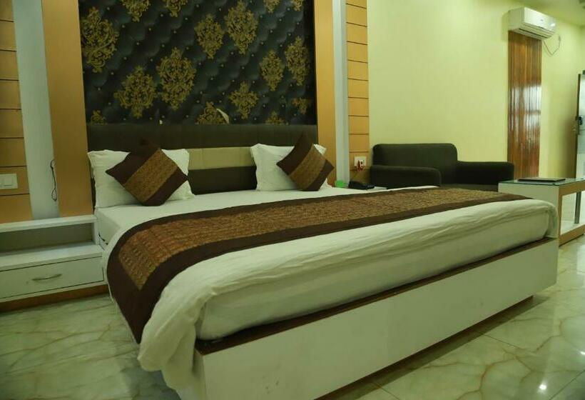 חדר דלוקס יחיד, Sukhdeo Palace