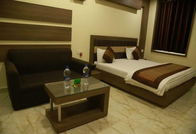 סוויטת דופלקס, Sukhdeo Palace