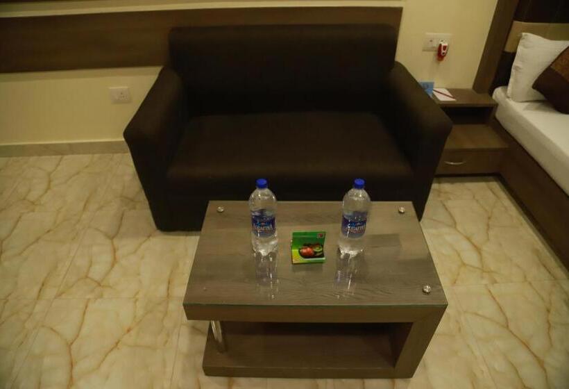 סוויטת דופלקס, Sukhdeo Palace