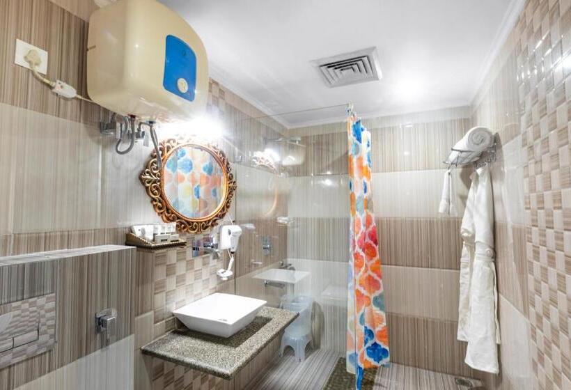 套房配有游泳池, The Neeraj River Forest Resort Ayurvedic Wellness Center