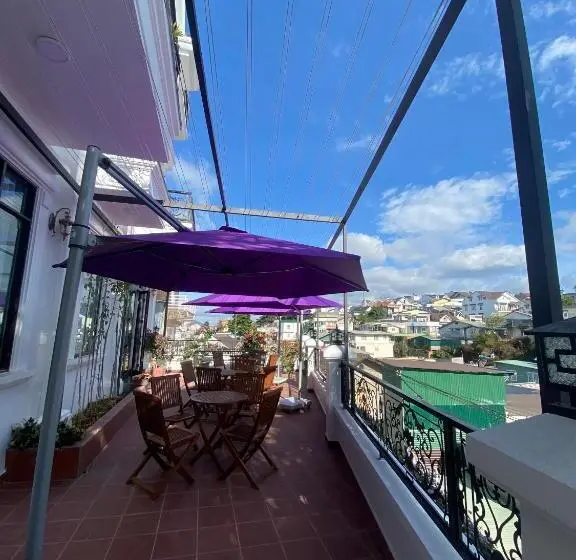 اتاق استاندارد چهارنفره با بالکن, Marguerite Villa