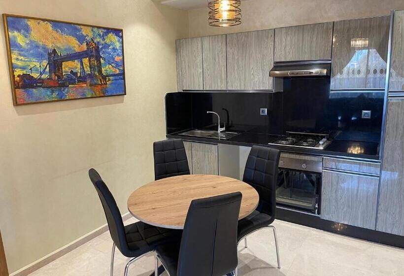 带阳台套房, Quiet