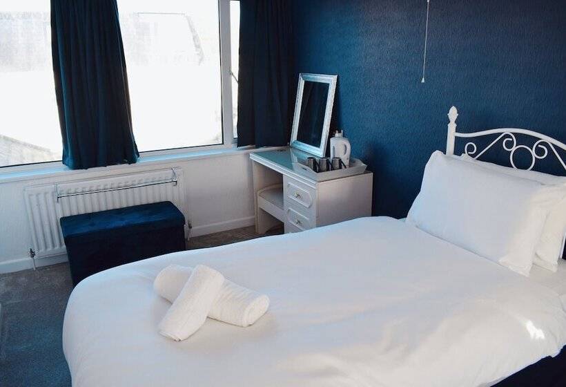 חדר סופריור לשלושה עם נוף לים, Penn House