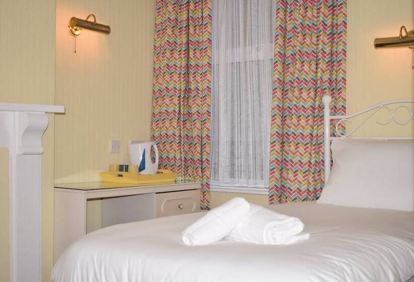 חדר קומפורט לשלושה, Penn House