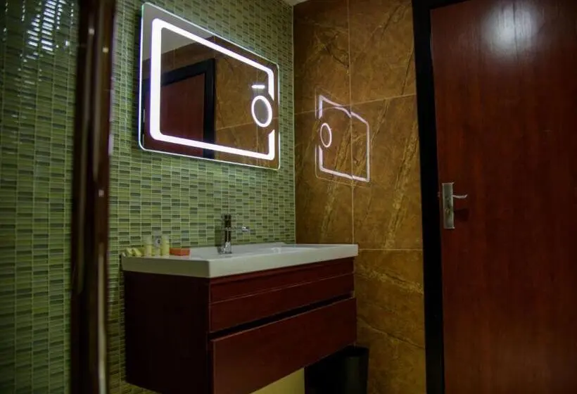 سوییت جونیور لوکس, Best Western Plus Soaho Douala Airport
