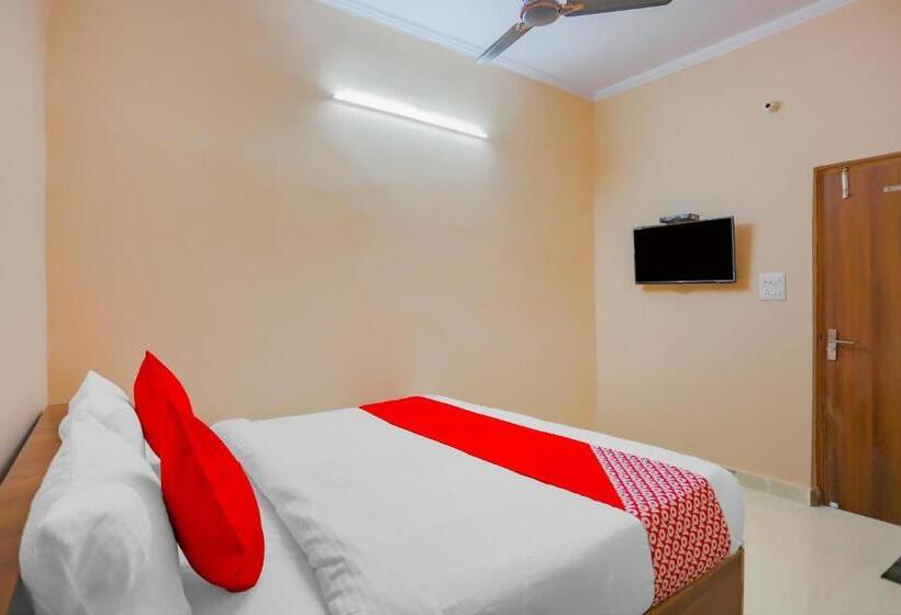 חדר קלאסי לשלושה, Flagship The Siddhartha