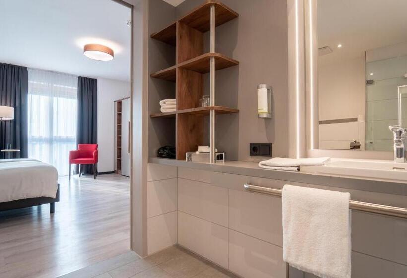 スーペリアールーム, Includio