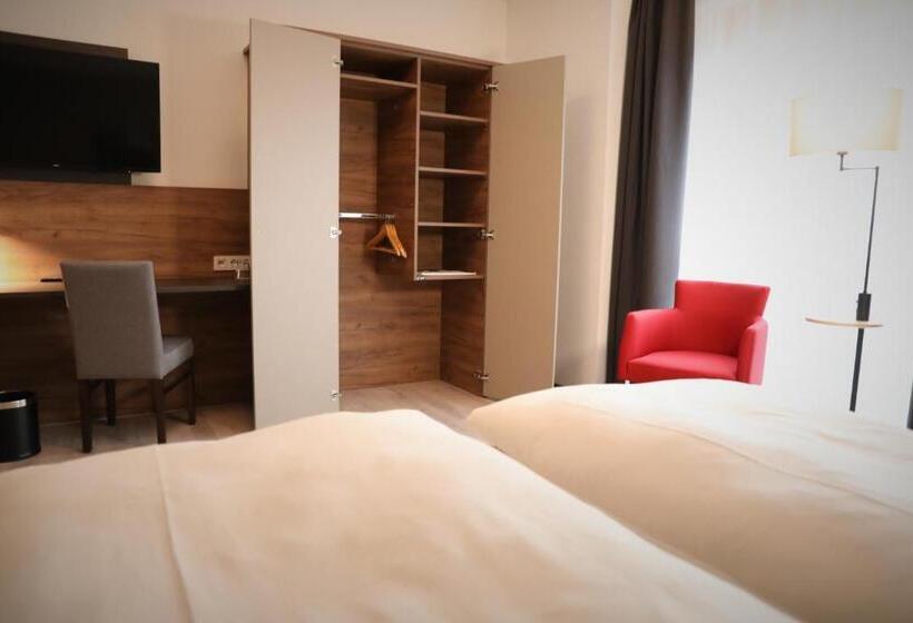 スーペリアールーム, Includio