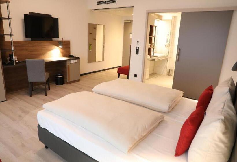 スーペリアールーム, Includio