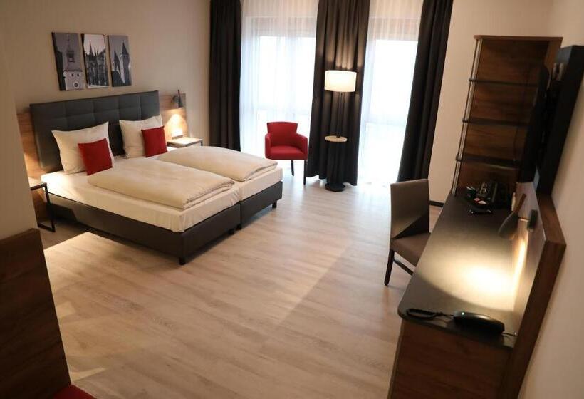 スーペリアールーム, Includio