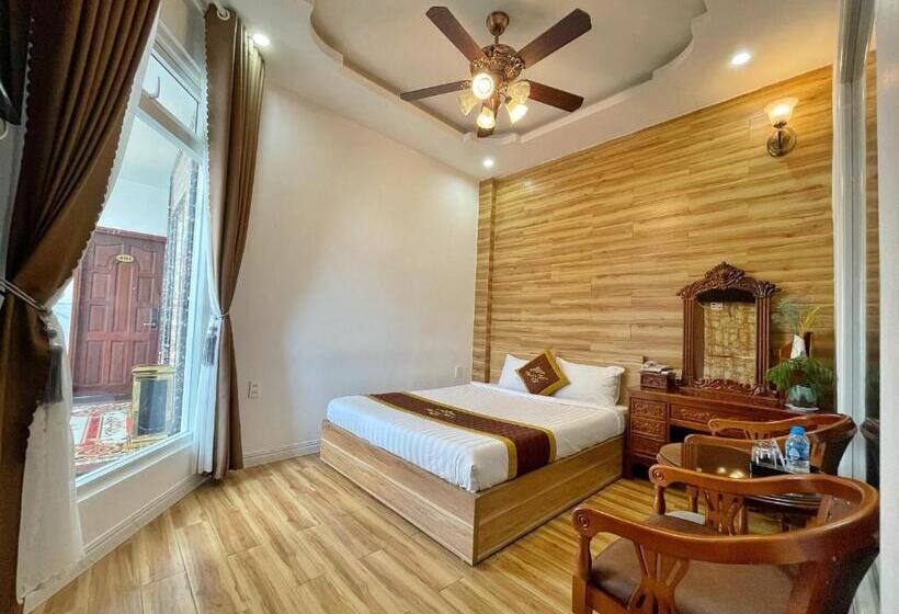 اتاق سوپریور, Thanh Thủy