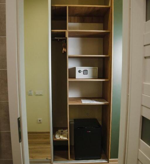 اتاق لوکس با بالکن, Dream