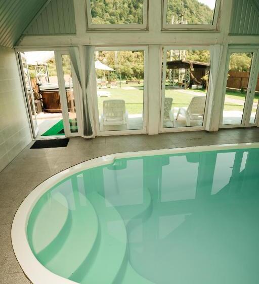 Вилла с 1 спальней и бассейном, Villa Tukhlay