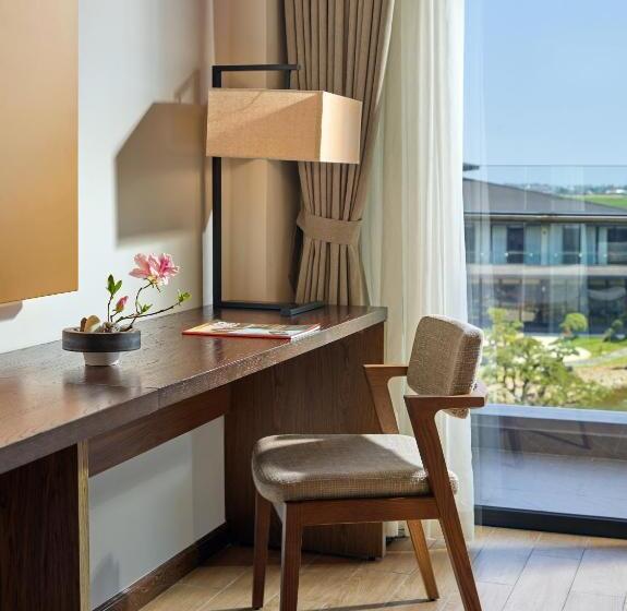 اتاق لوکس, Kobi Onsen Resort Hue, Affiliated By Melia