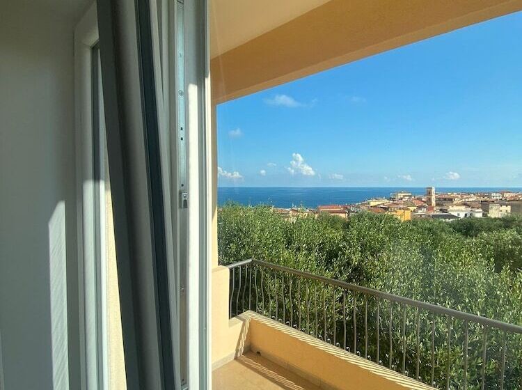 Номер Стандарт Вид на Море, America