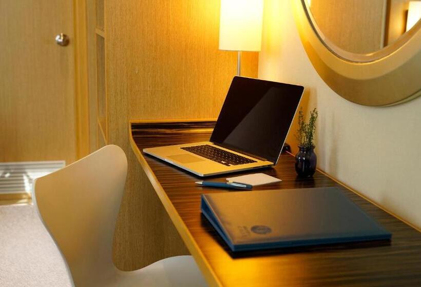 Svit, Cozi Harbour View