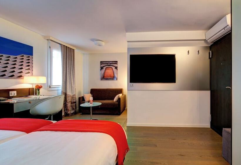 اتاق استاندارد سه نفره, Design Hotel F6